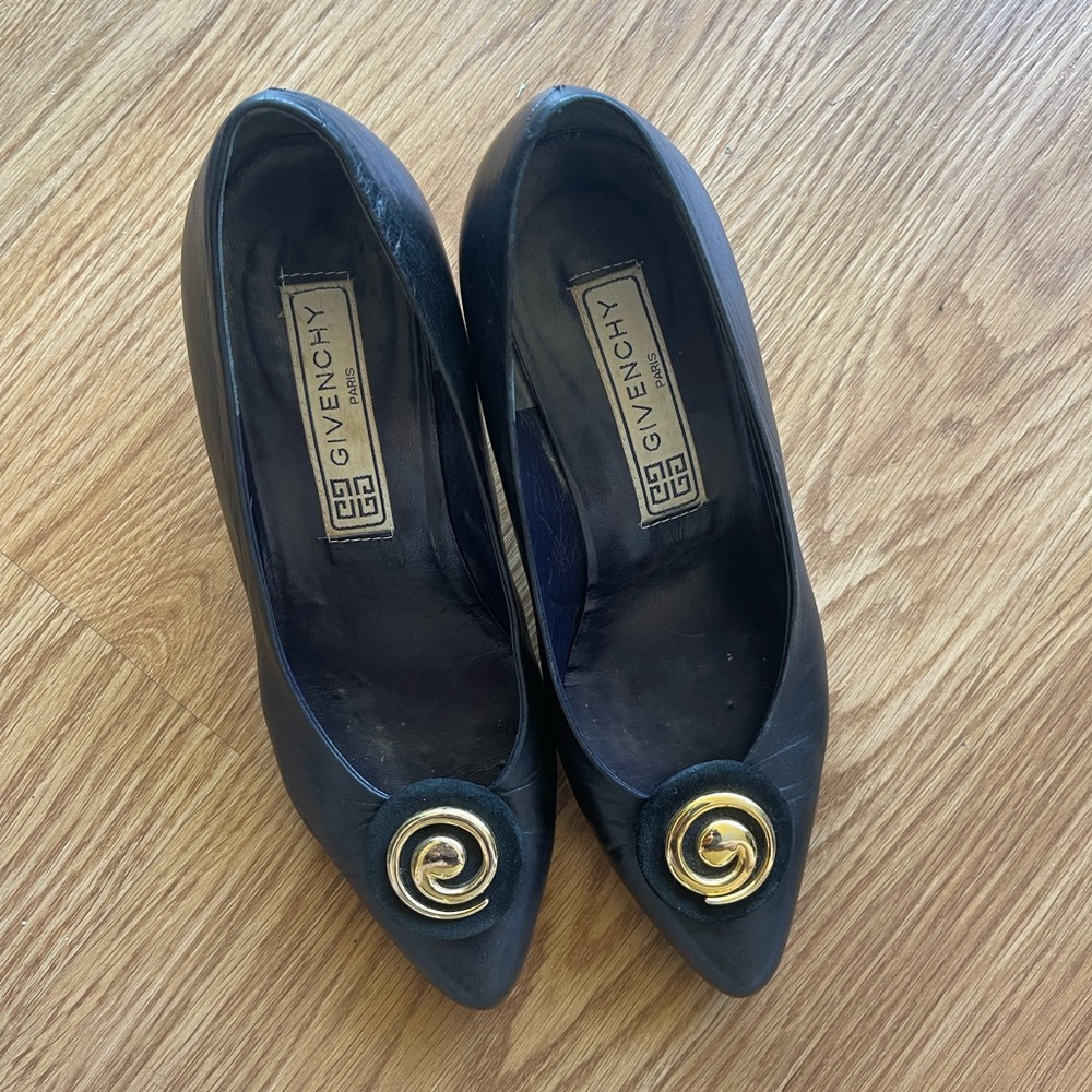 Rare Vintage Givenchy pumps